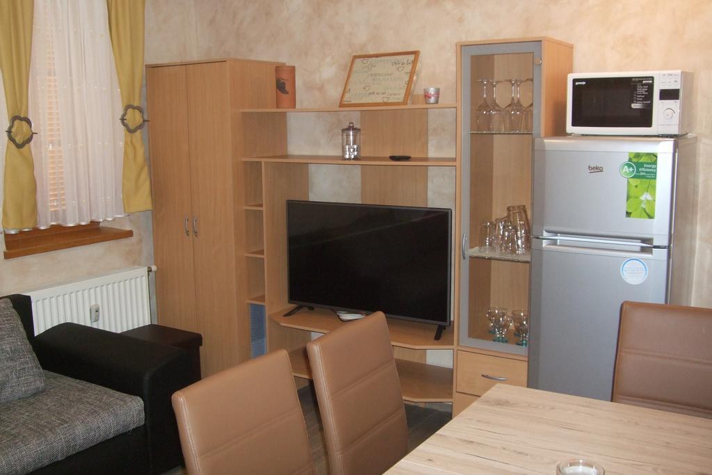 Apartment Borovnica มอร์าฟสเก-ตอปลิตเซ ห้อง รูปภาพ